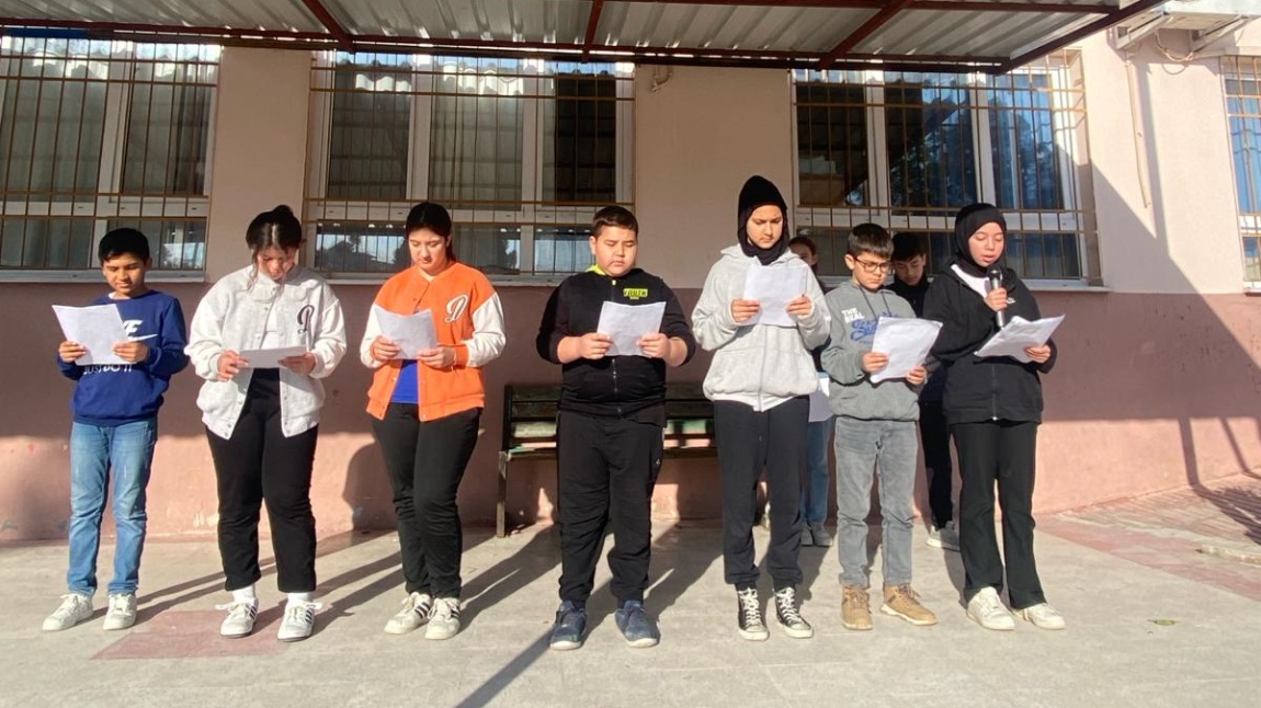 Okulumuzda 12 Mart İstiklal Marşı´nın Kabulü ve Mehmet Akif Ersoy´u Anma Programı Yapıldı